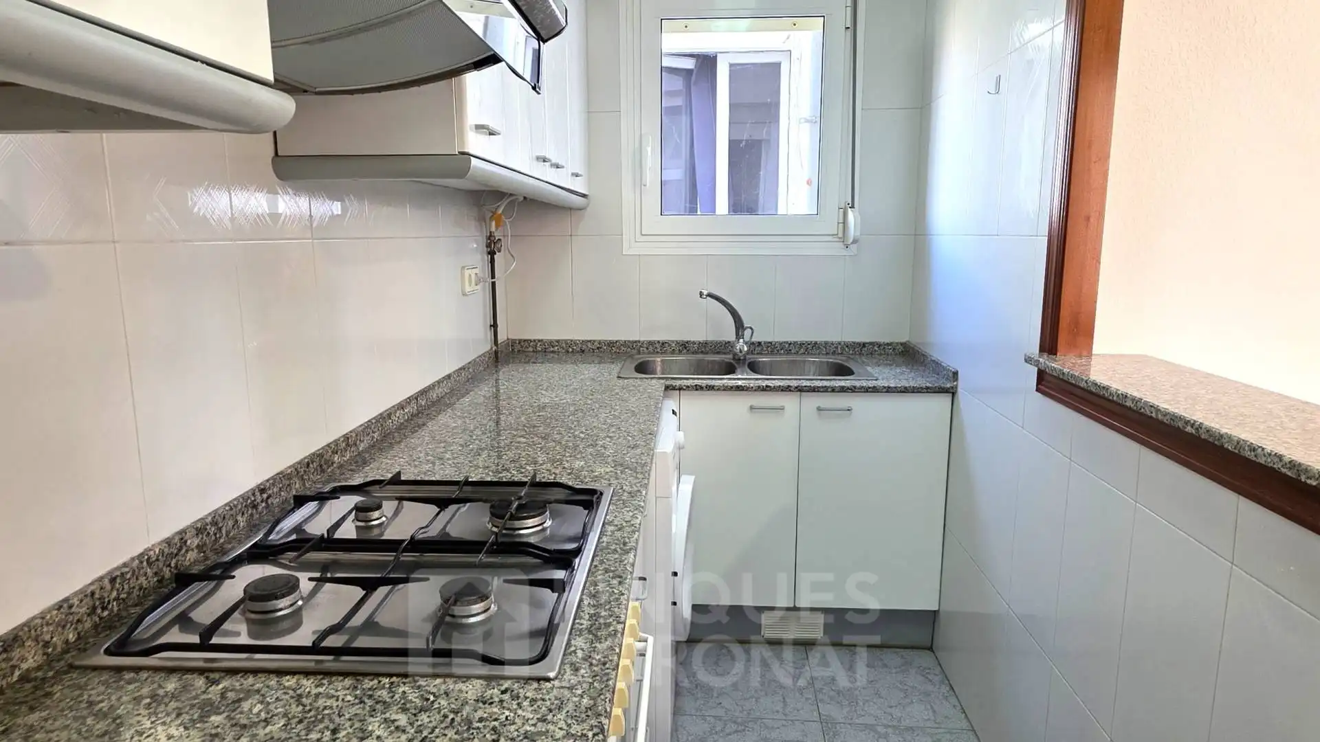 Cuina de Pis en venda en Tarragona amb Aire condicionat, Moblat i Forn