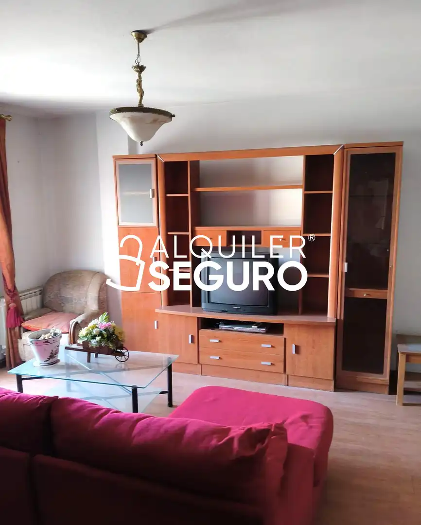 Sala de estar de Piso de alquiler en Ocaña con Calefacción, Piscina y Amueblado