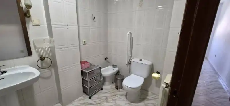 Bathroom of Flat for sale in Plasencia  with Air Conditioner, Heating and Private garden