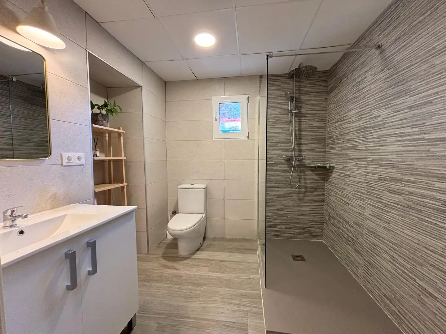 Baño de Casa o chalet en venta en Alicante / Alacant con Aire acondicionado, Jardín privado y Terraza