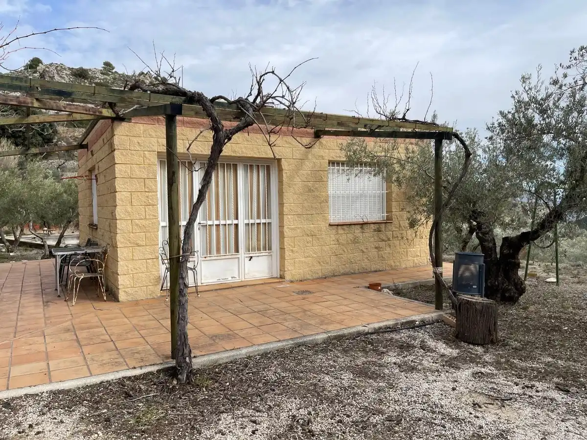 Maison rustique avec piscine à vendre à Confrides