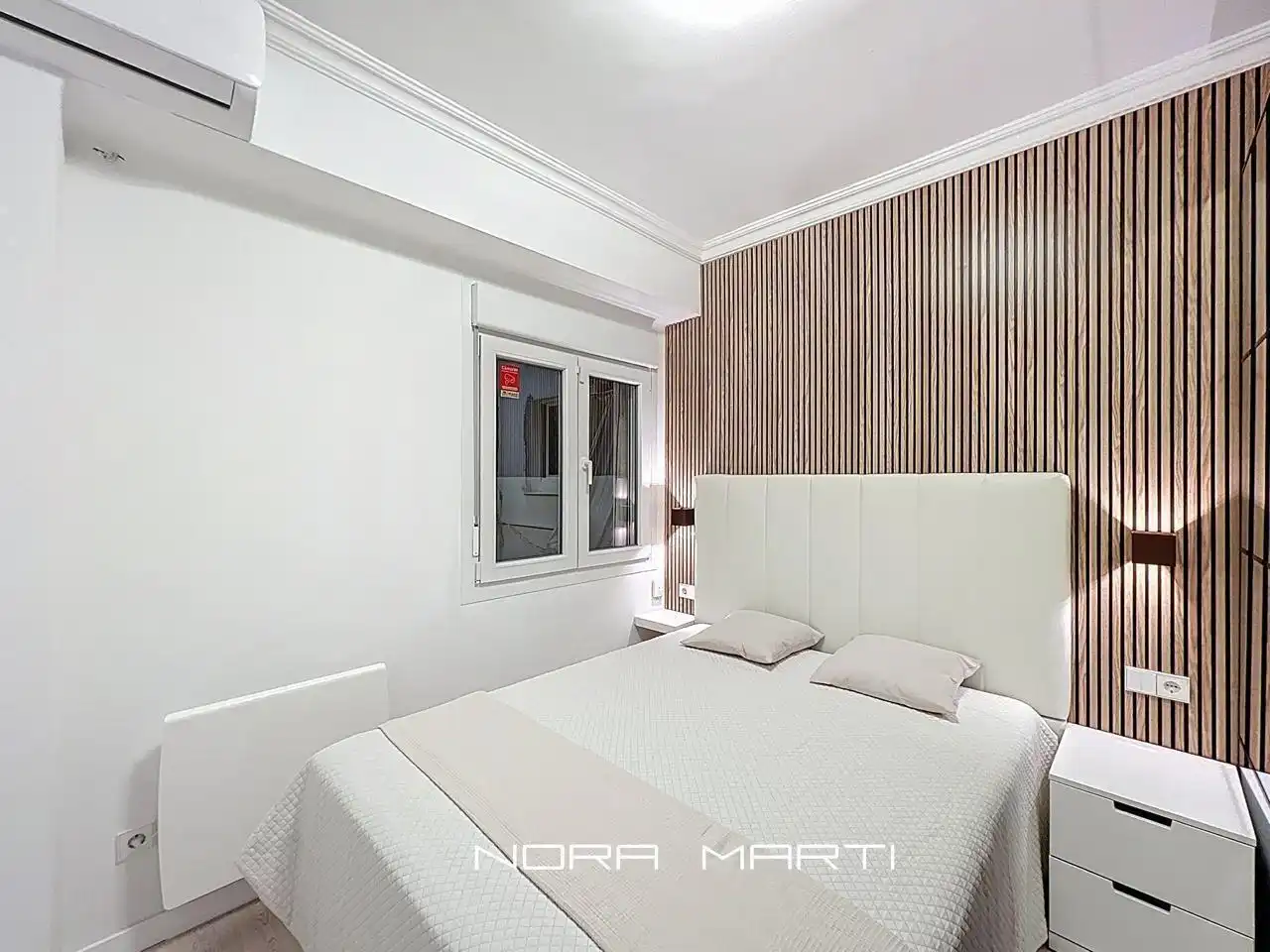 Bedroom of Flat for sale in Barcelona  with Air Conditioner, Heating and Parquet flooring