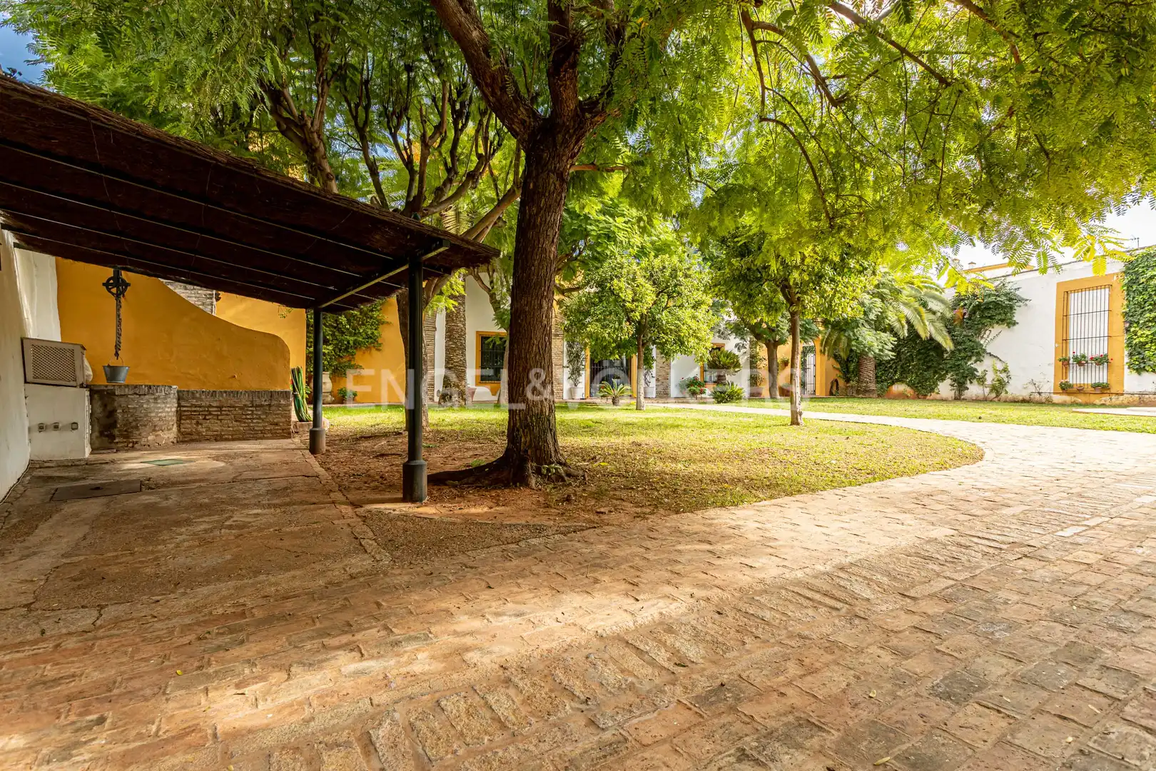 Vista exterior de Casa o chalet en venta en Umbrete con Calefacción, Jardín privado y Piscina