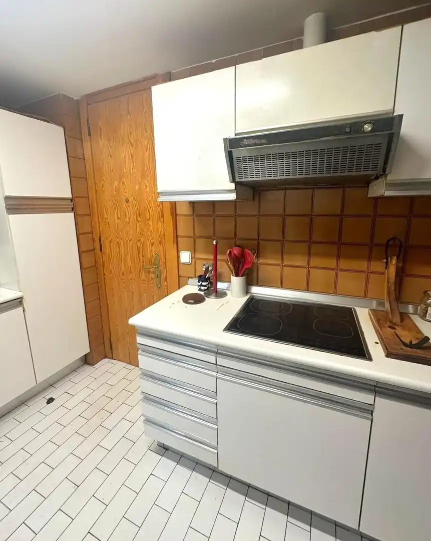 Cuina de Pis en venda en León Capital  amb Calefacció, Parquet i Terrassa