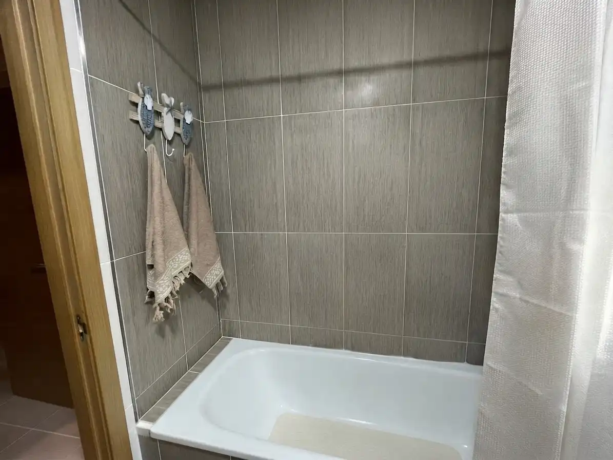 Baño de Piso en venta en Torrox con Terraza, Amueblado y Piscina comunitaria
