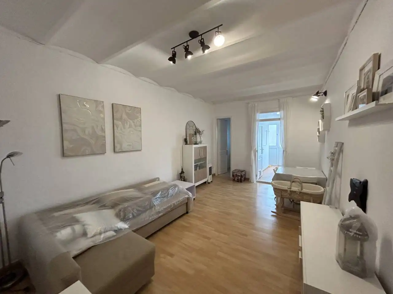 Habitación de Piso en venta en  Barcelona Capital con Parquet y Balcón