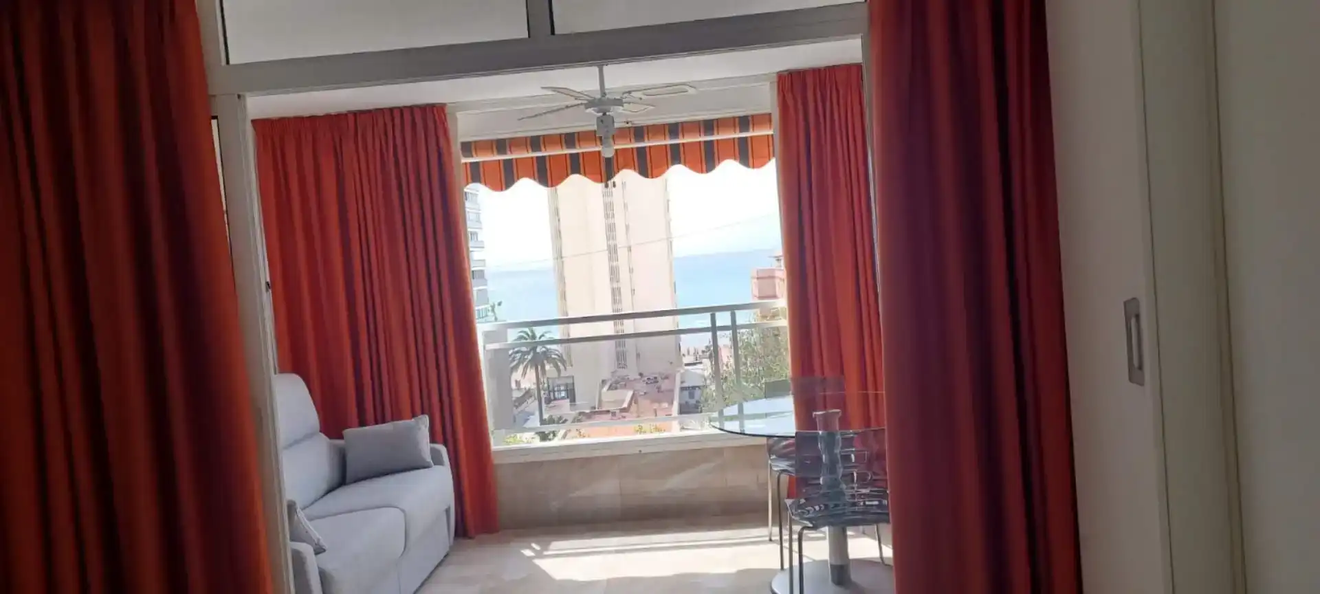 Sala de estar de Estudio en venta en Benidorm con Aire acondicionado