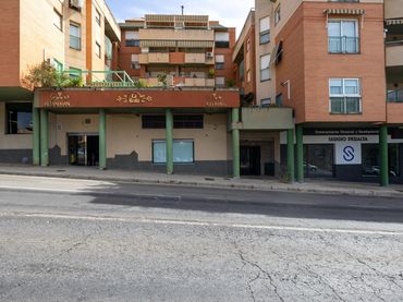 Local comercial en venda a Avenida Santa Maria de la Alhambra