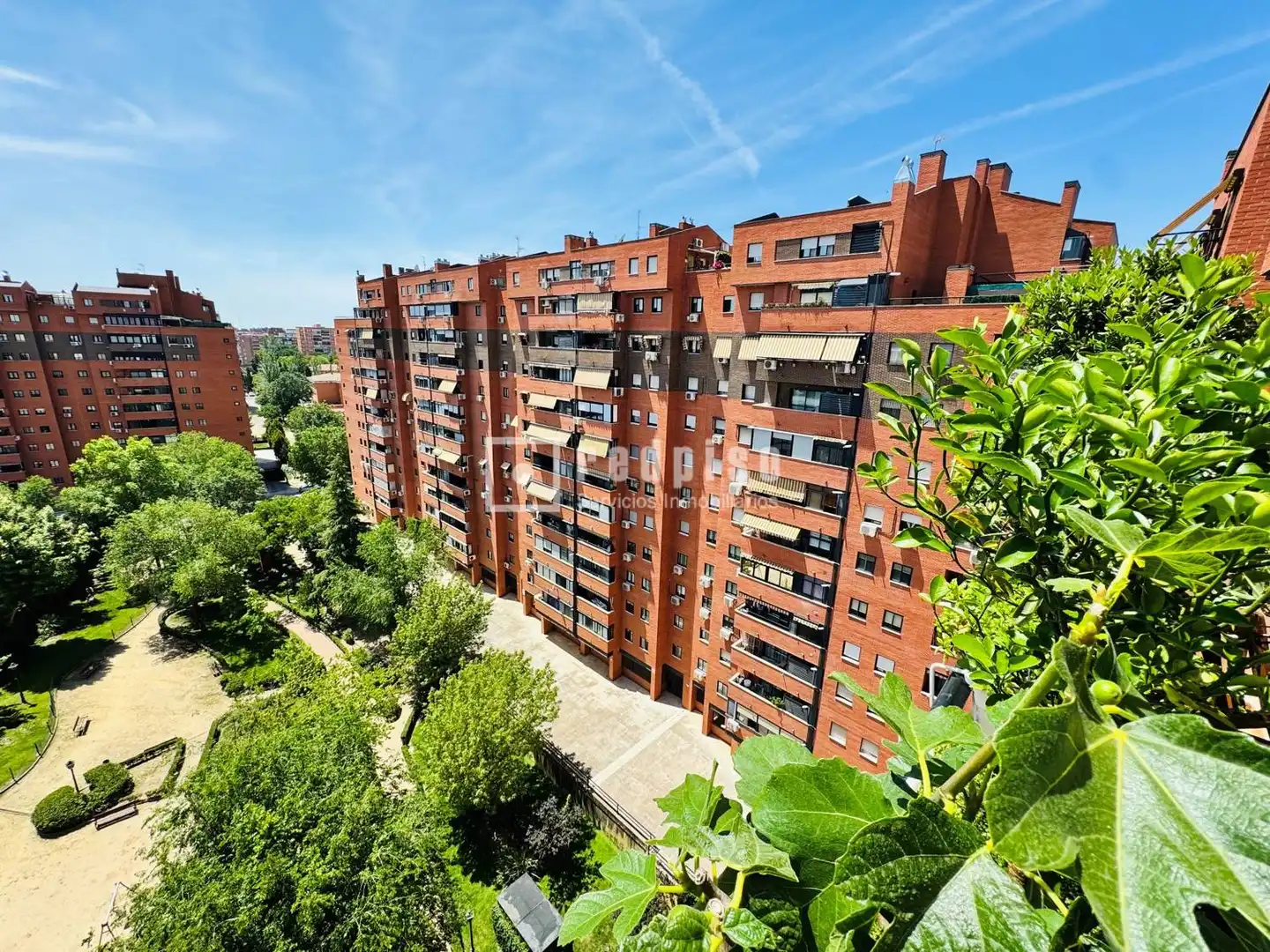 Vista exterior de Dúplex en venta en Fuenlabrada con Calefacción, Jardín privado y Parquet