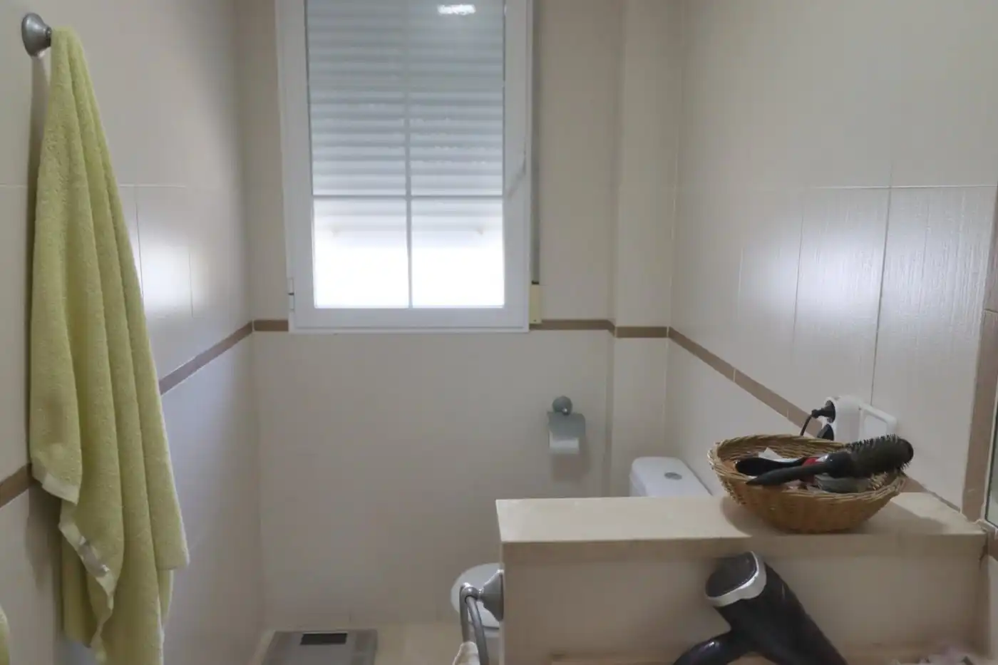 Baño de Casa adosada en venta en Rocafort con Aire acondicionado, Calefacción y Jardín privado