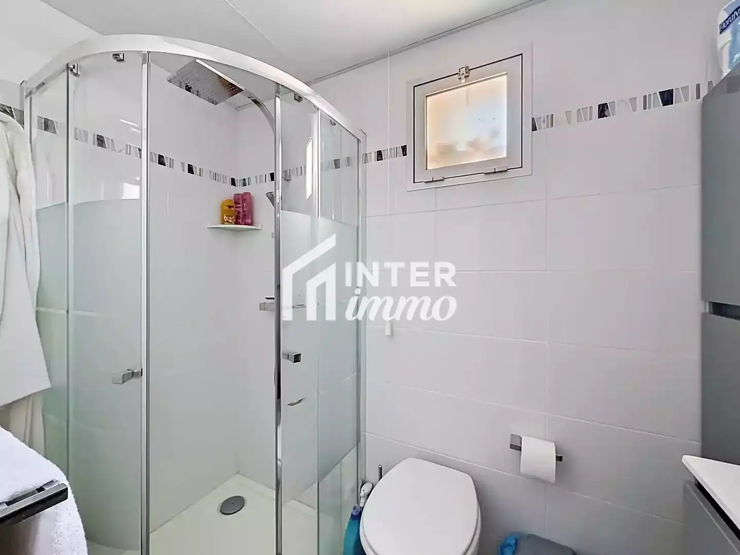 Baño de Apartamento en venta en Roses con Calefacción, Terraza y Amueblado