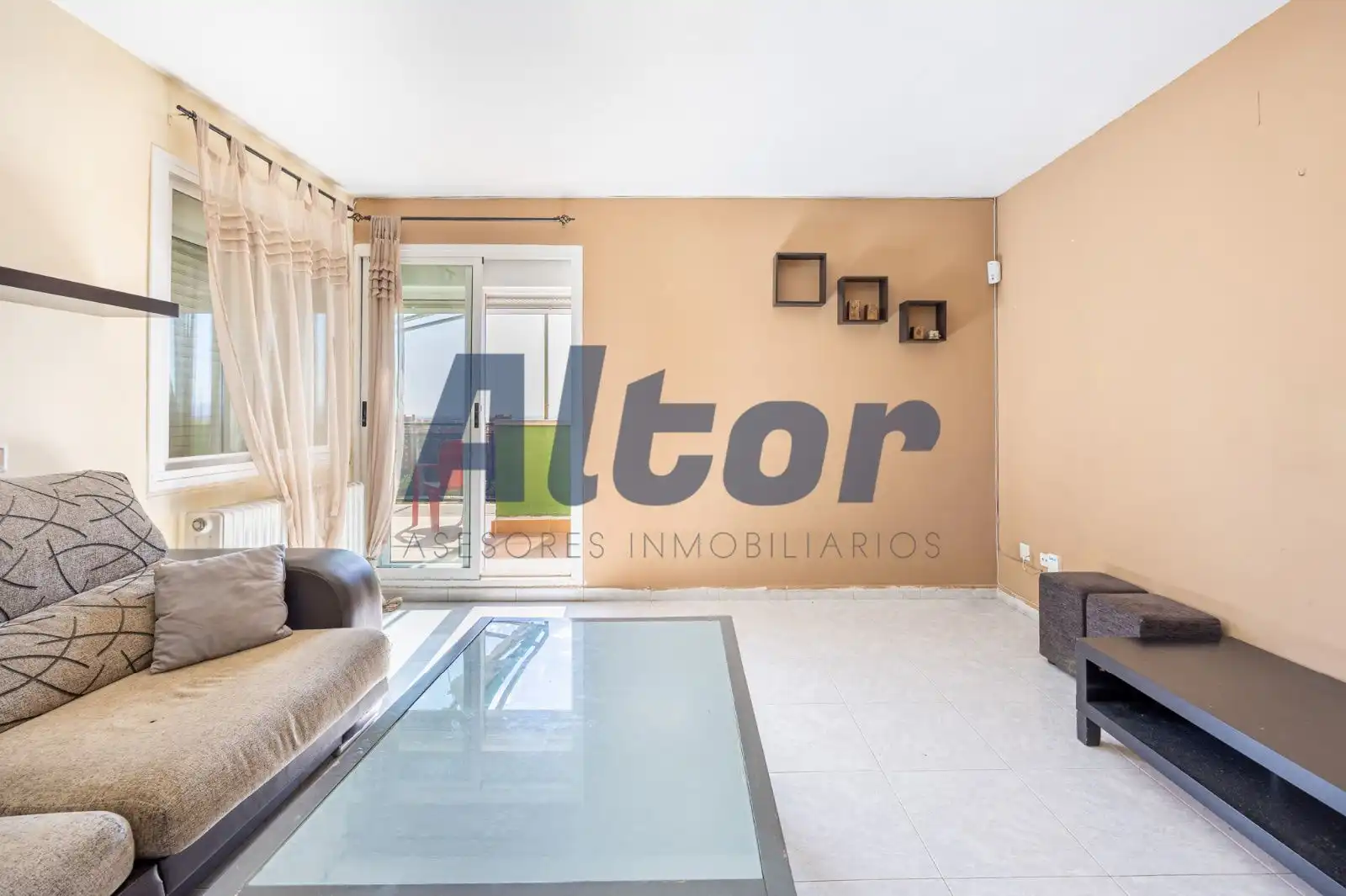 Wohnzimmer von Dachboden zum Verkauf in Fuenlabrada mit Heizung, Terrasse und Alarm