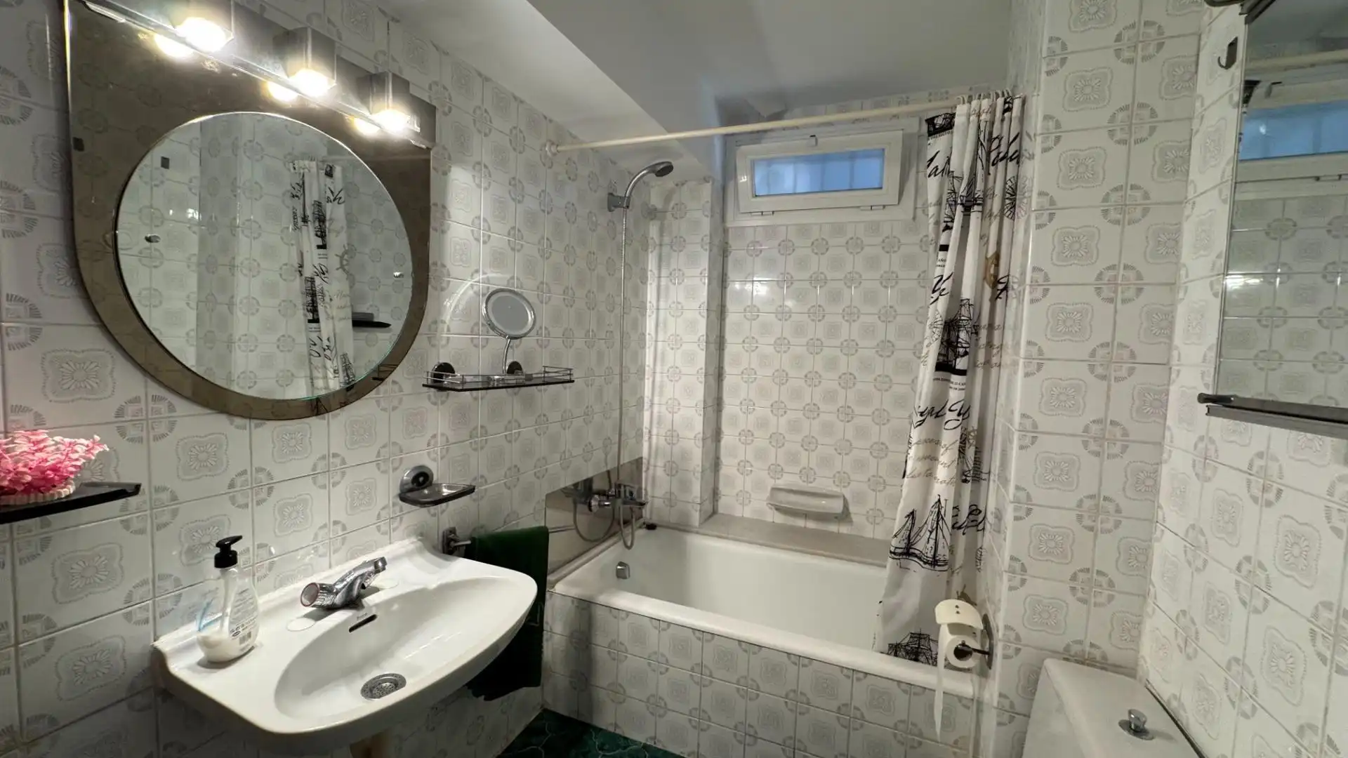 Badezimmer von Wohnungen zum Verkauf in Castell d'Aro, Platja d'Aro i s'Agaró mit Klimaanlage, Terrasse und Möbliert
