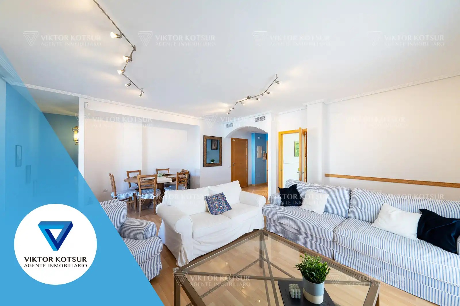Sala de estar de Ático en venta en Roquetas de Mar con Aire acondicionado, Parquet y Terraza