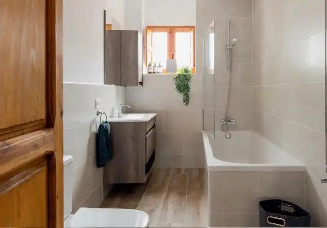 Baño de Finca rústica en venta en Huéscar con Aire acondicionado, Calefacción y Jardín privado