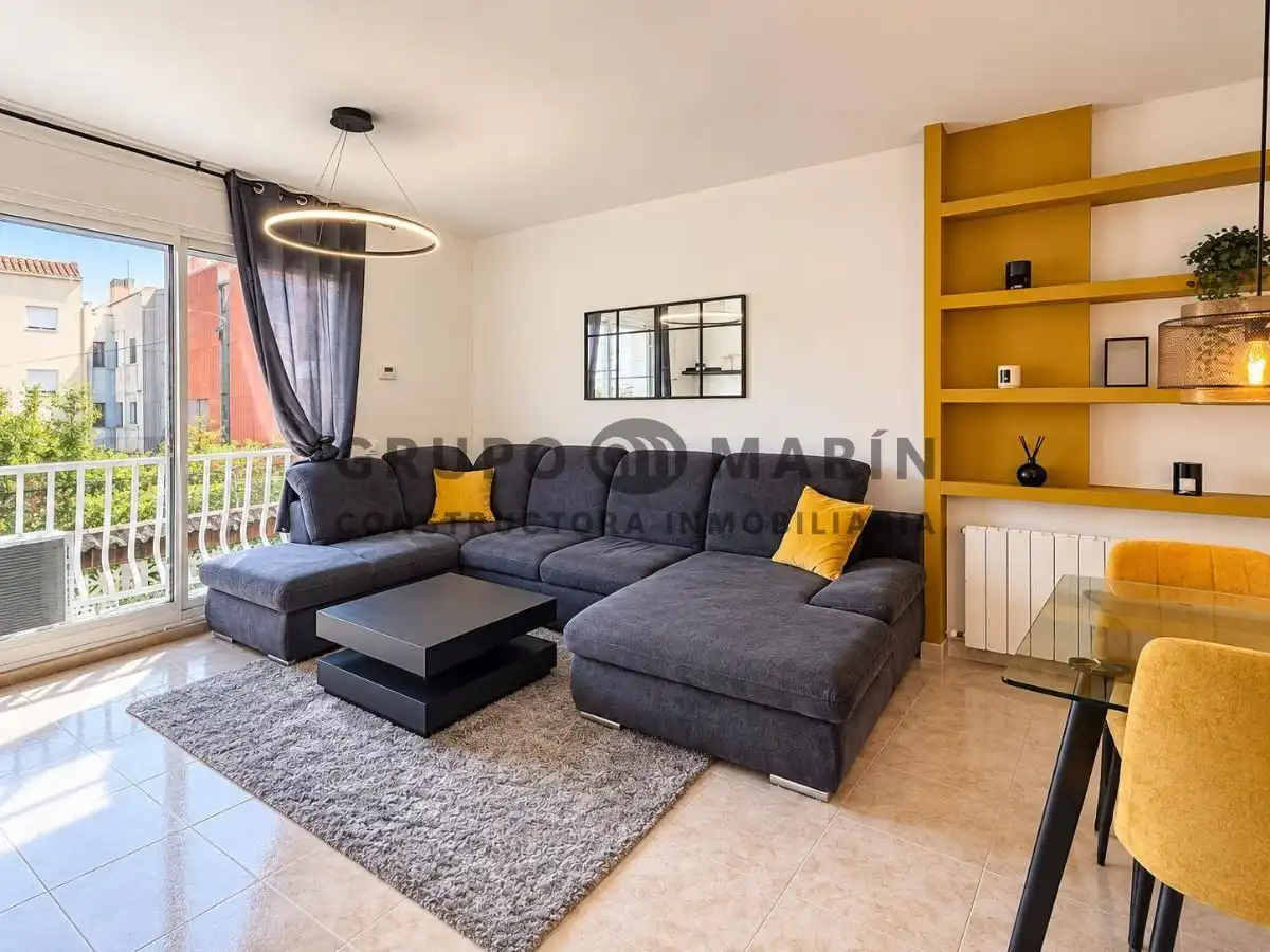 Sala de estar de Apartamento en venta en Palafolls, Barcelona