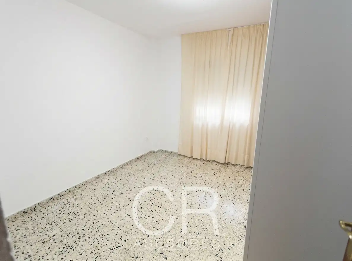 Habitación de Piso de alquiler en Granada con Aire acondicionado, Calefacción y Balcón