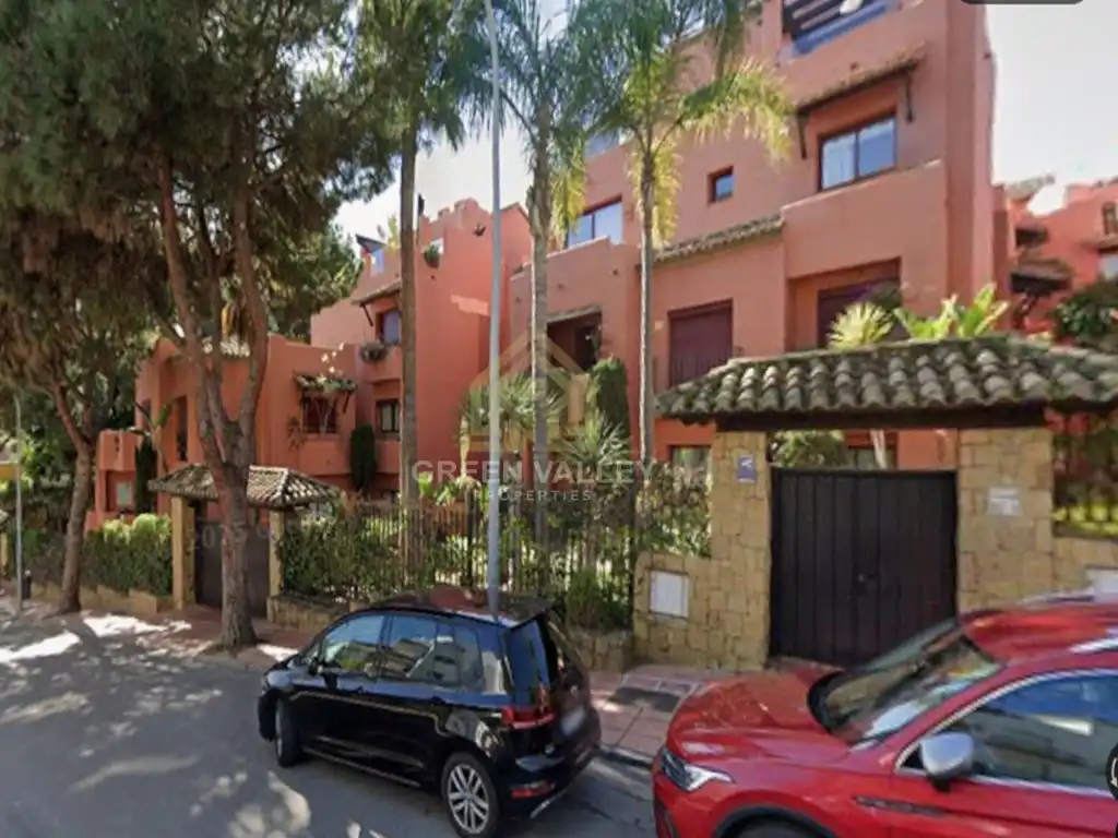 Außenansicht von Wohnung zum Verkauf in Marbella mit Klimaanlage, Privatgarten und Terrasse