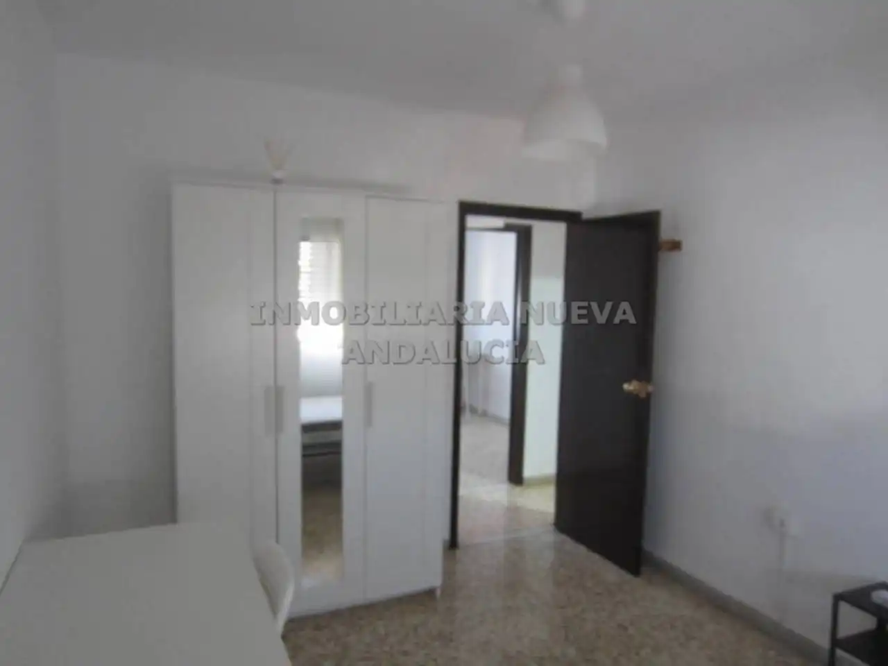 Habitación de Piso de alquiler en Almería con Terraza y Amueblado