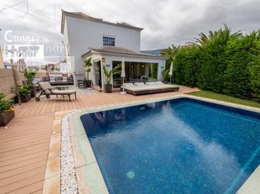 Villa mit Balkon zum Verkauf in Calle Beirut