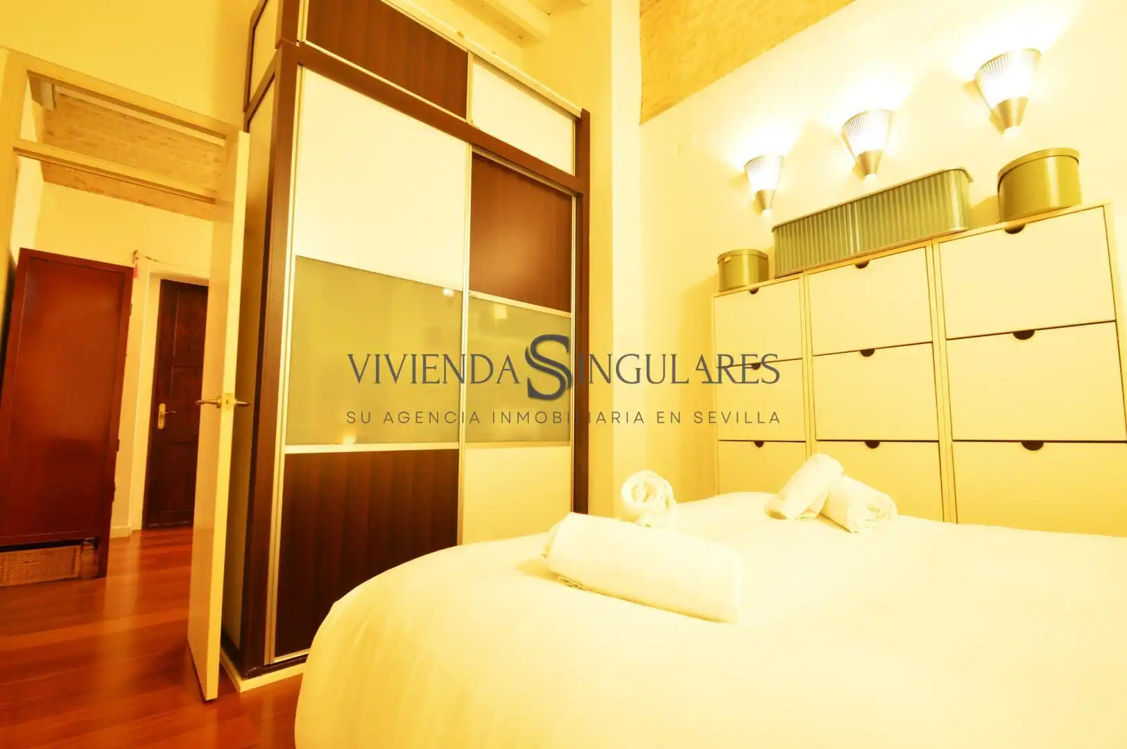 Dormitori de Apartament en venda en Sevilla amb Aire condicionat i Moblat