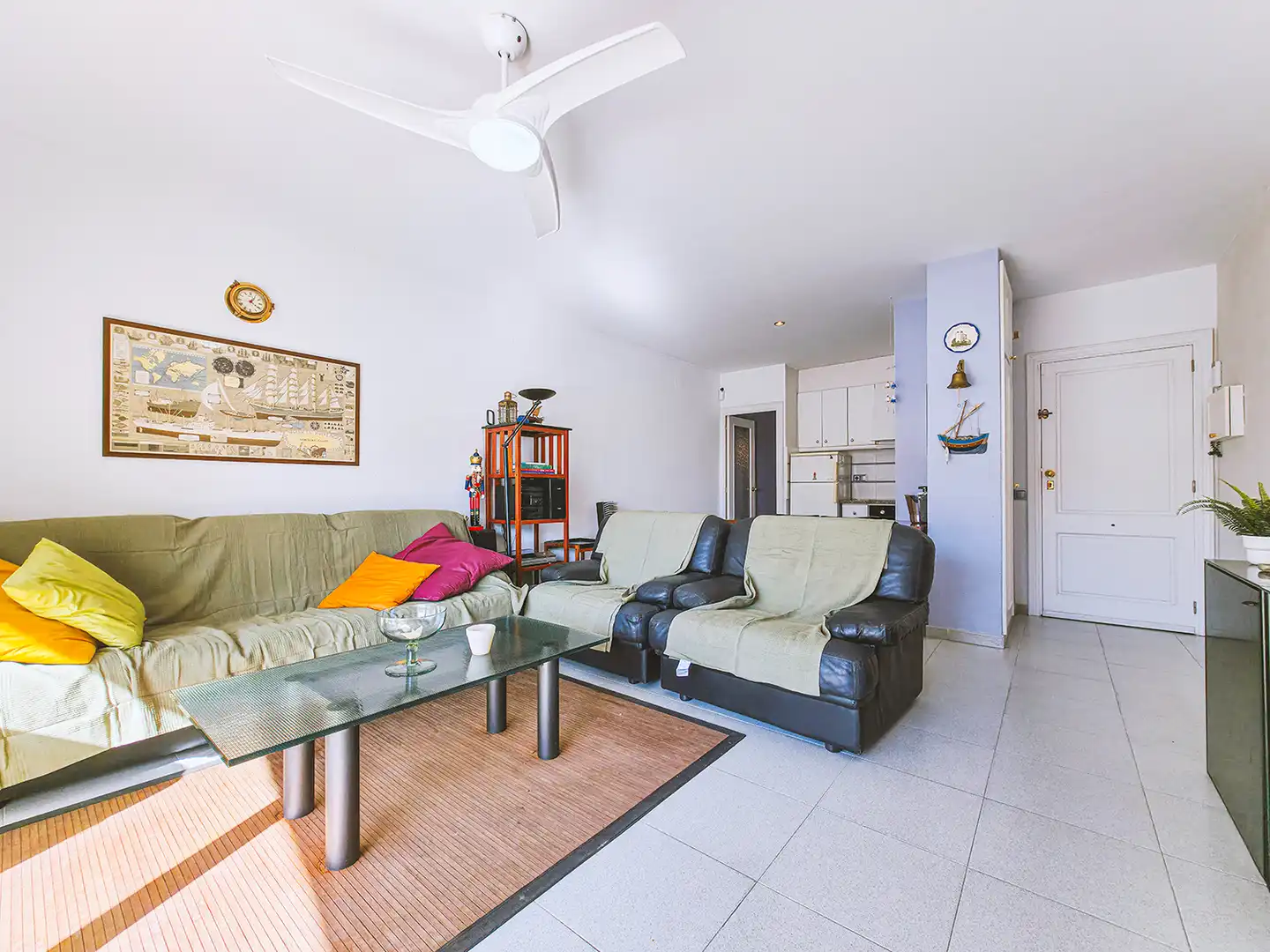 Sala d'estar de Pis de lloguer en Sant Pol de Mar amb Terrassa, Moblat i Forn