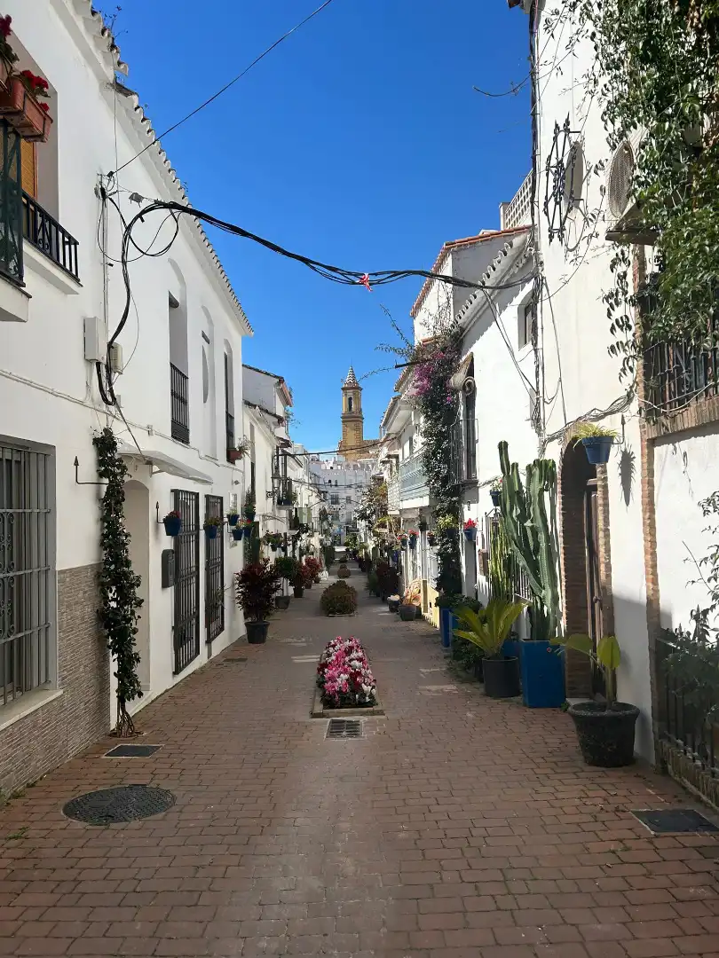 Außenansicht von Wohnung zur Miete in Estepona mit Klimaanlage, Möbliert und Internet