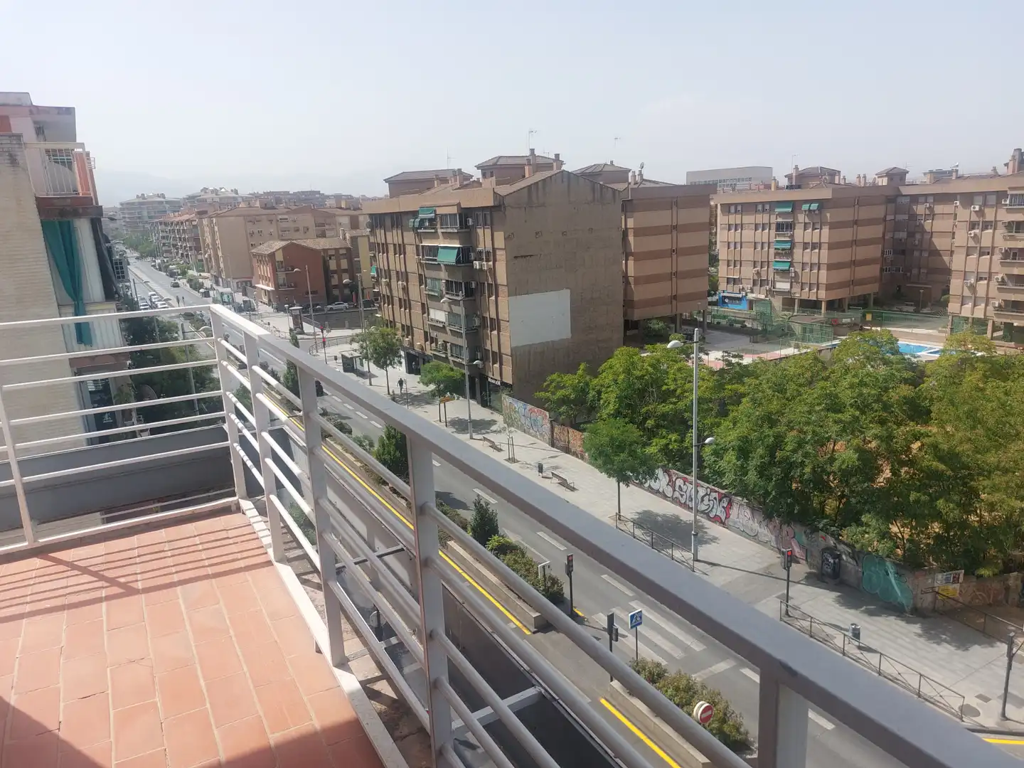 Vista exterior de Piso de alquiler en Granada con Terraza, Amueblado y Horno