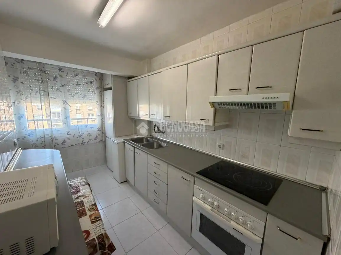 Kitchen of Flat for sale in Alcalá de Henares  with Air Conditioner and Heating