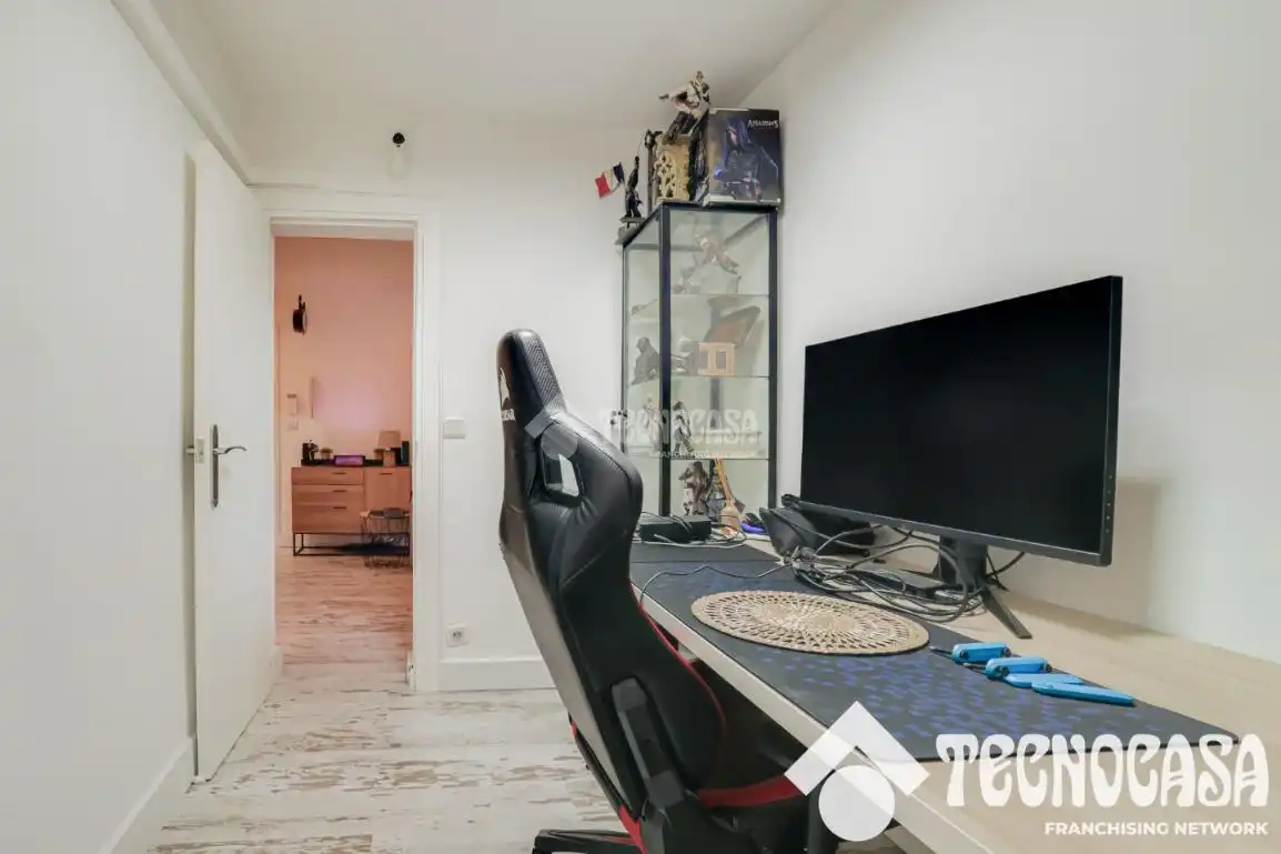Flat for sale in Barcelona  with Air Conditioner