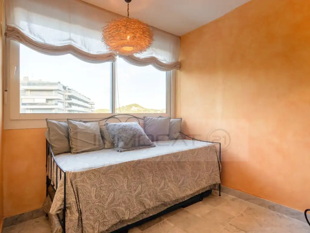 Piso con ascensor en venta en Marina Botafoc - Platja de Talamanca, imagen 13