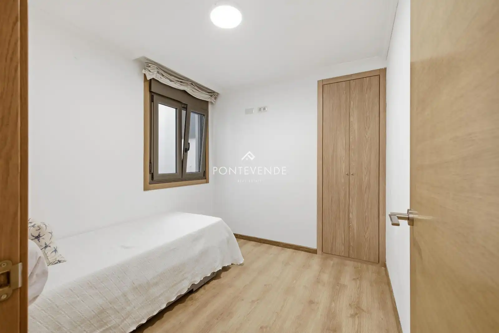 Habitación de Piso en venta en Poio con Calefacción, Parquet y Trastero