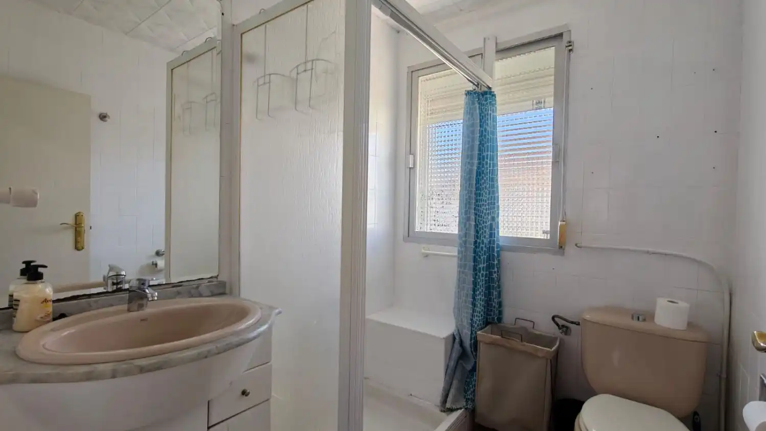Baño de Piso en venta en Granada con Aire acondicionado y Balcón