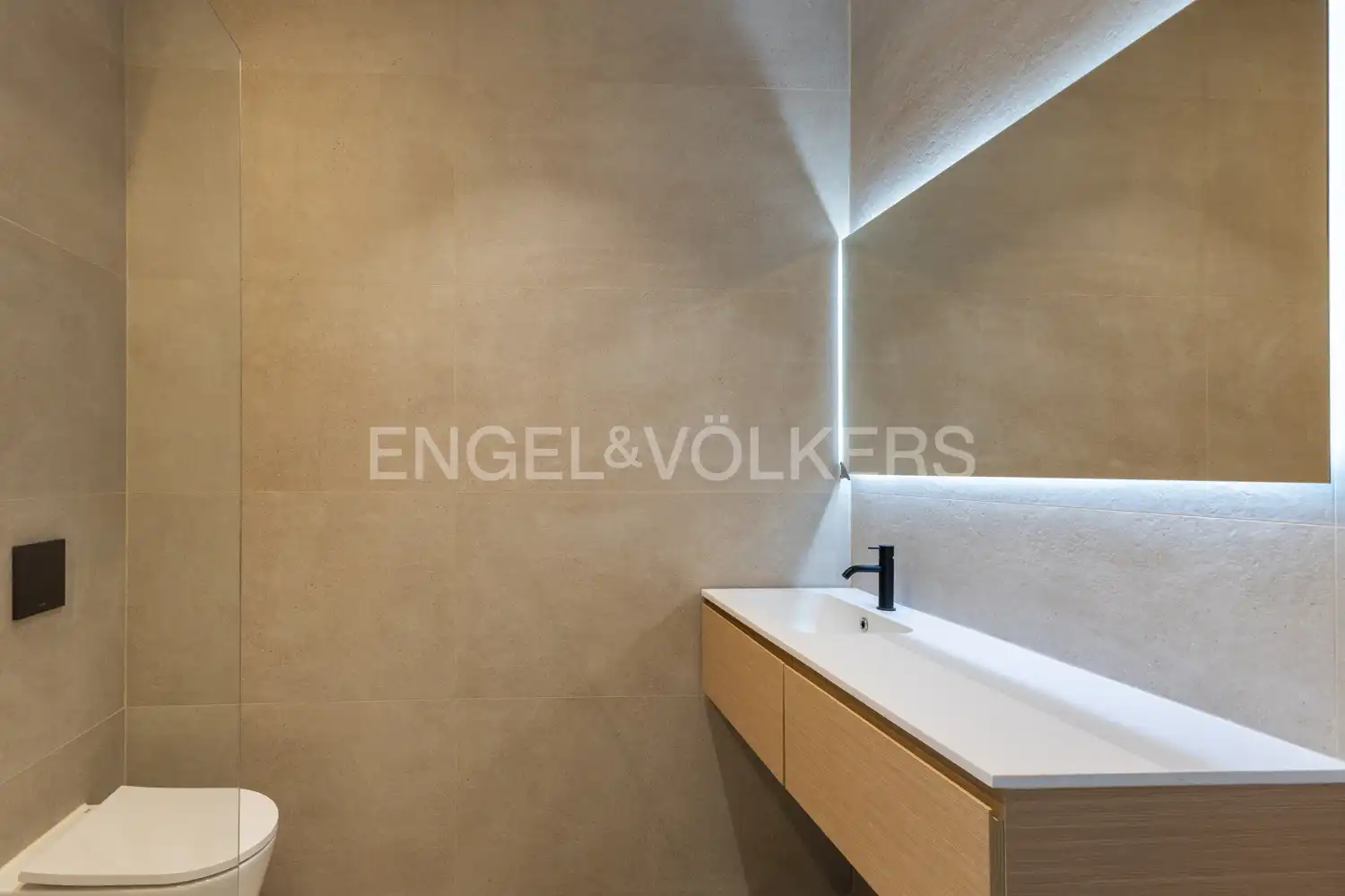 Baño de Piso en venta en Valencia con Aire acondicionado, Calefacción y Parquet
