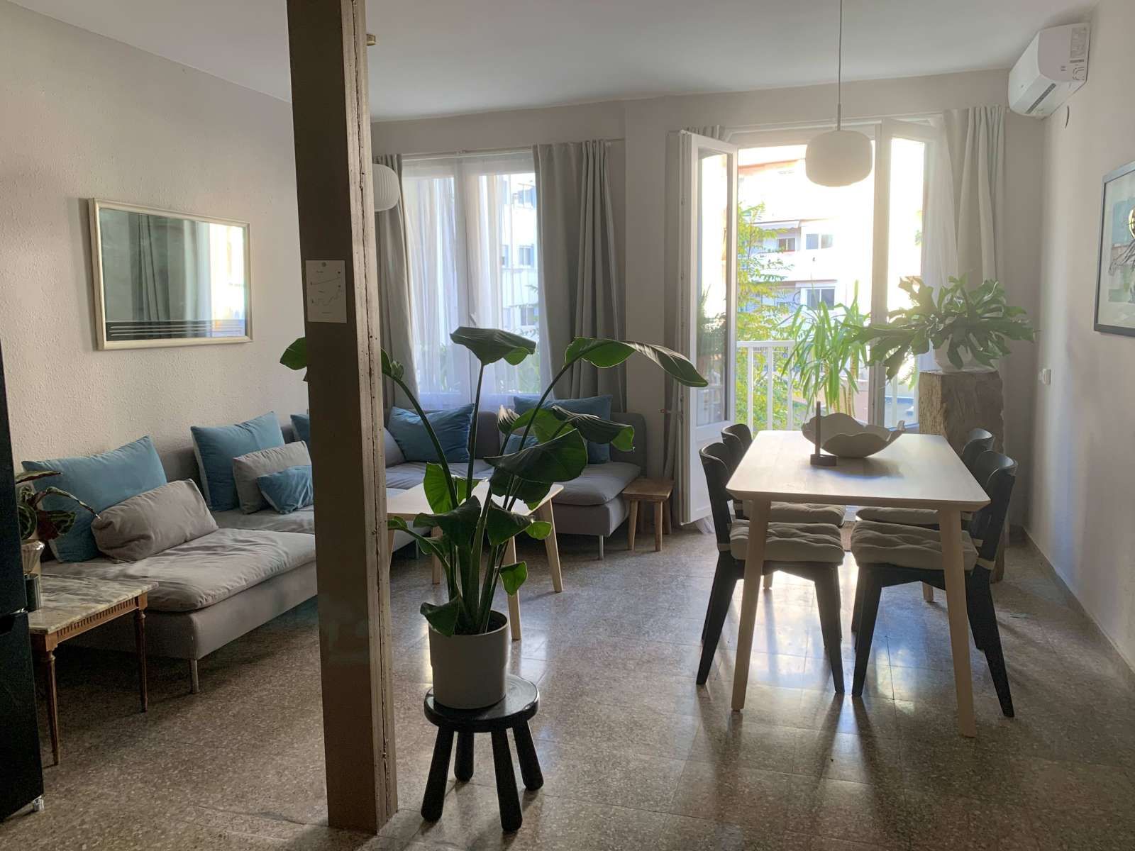 Sala d'estar de Apartament per a compartir en  Valencia Capital amb Aire condicionat i Terrassa