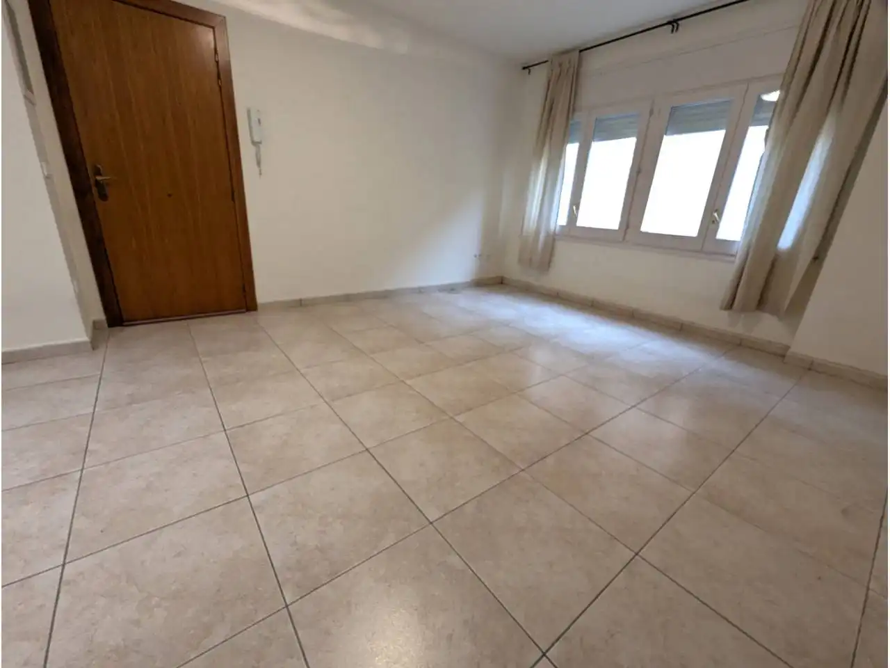 Sala de estar de Piso en venta en Torroella de Montgrí con Aire acondicionado, Calefacción y Alarma