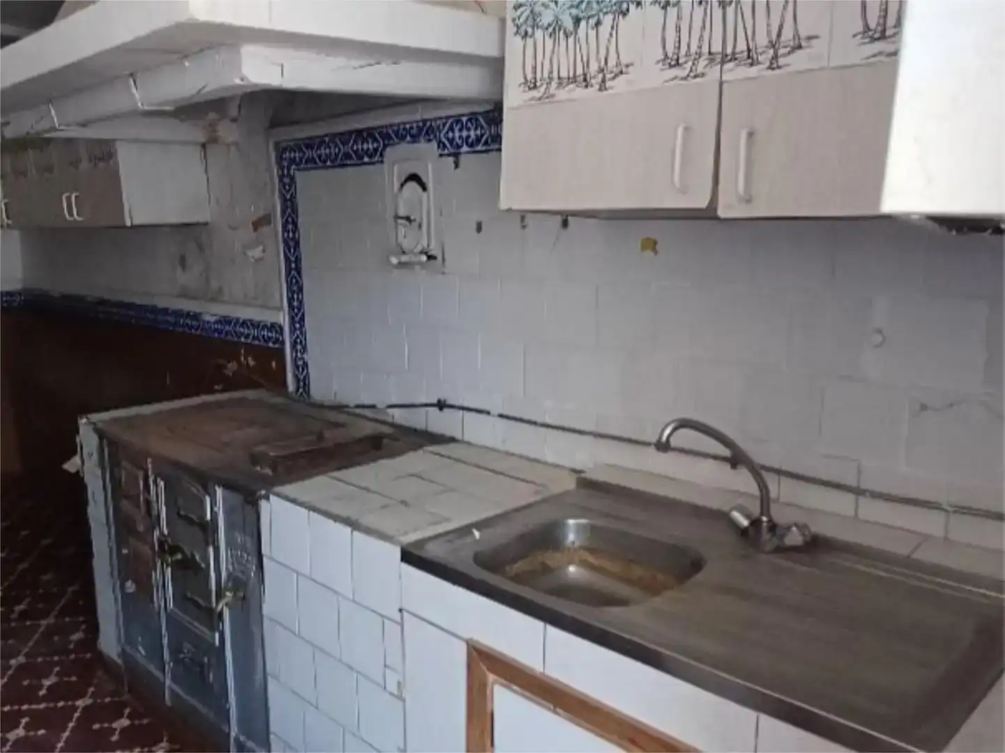 Cuina de Casa adosada en venda en Santa Cruz de Paniagua amb Balcó