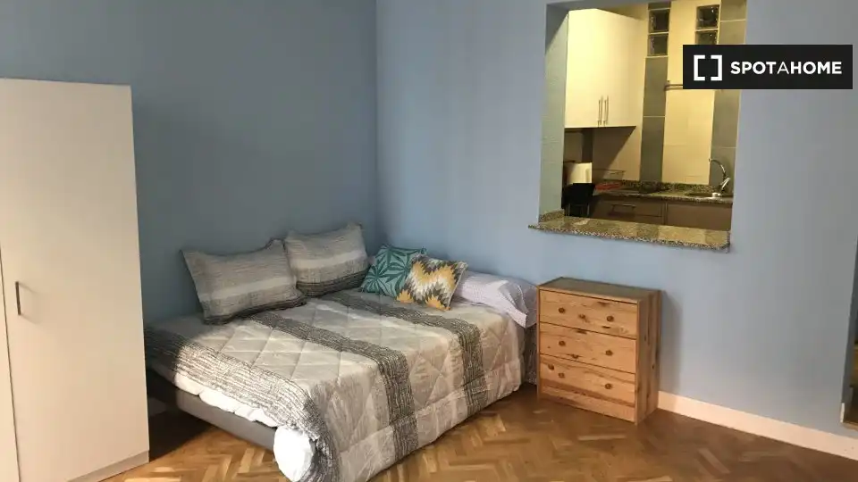 Habitació a Embajadores - Lavapiés