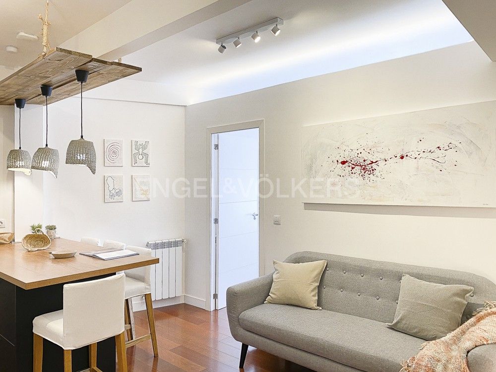Living room of Apartment for sale in  Madrid Capital  with Air Conditioner and Heating