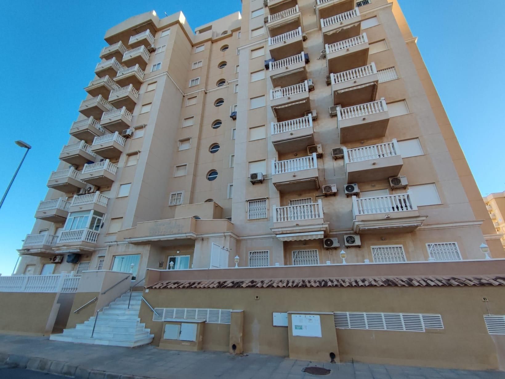 Vista exterior de Pis en venda en Cartagena amb Terrassa, Balcó i Piscina comunitària