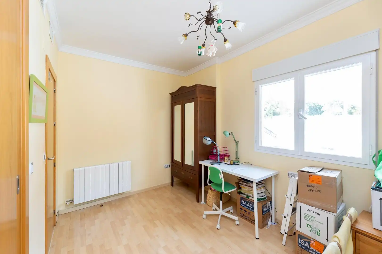 Schlafzimmer von Einfamilien-Reihenhaus zum Verkauf in Granada mit Klimaanlage, Heizung und Privatgarten