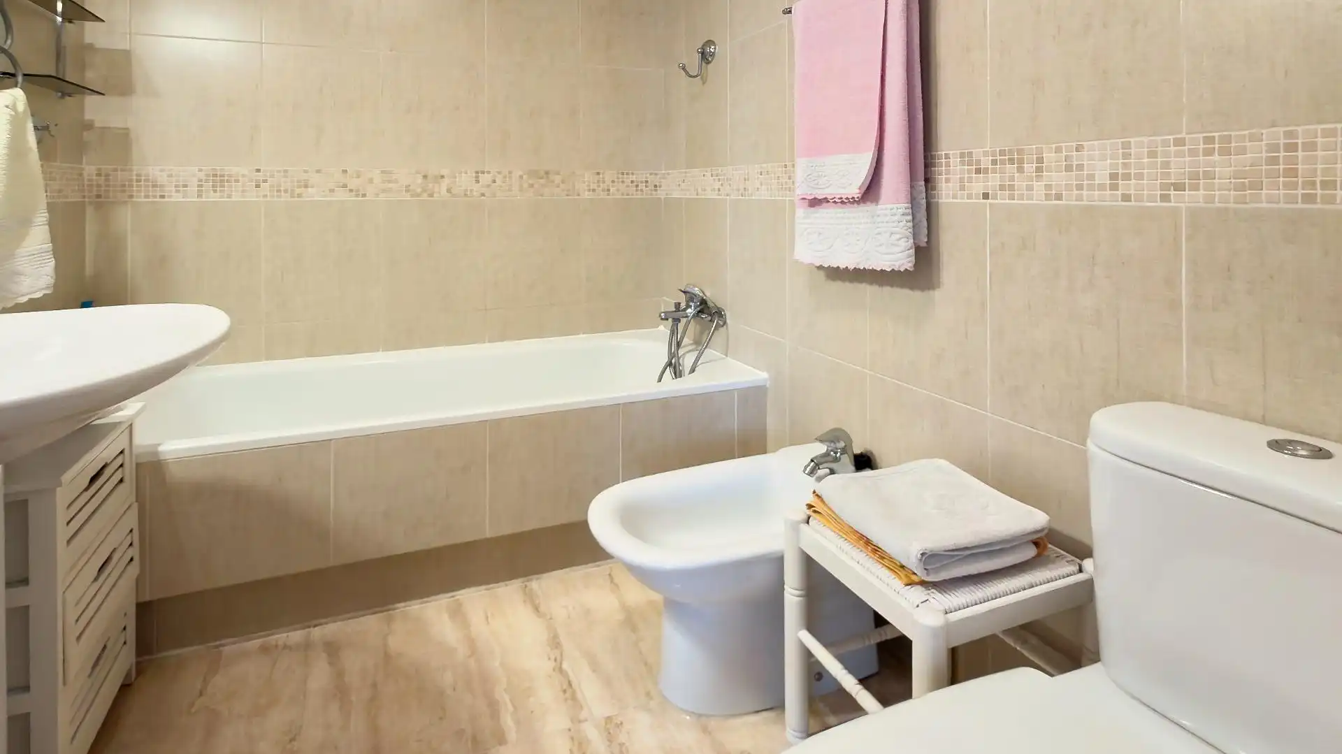 Baño de Piso en venta en Benidorm con Aire acondicionado, Jardín privado y Terraza