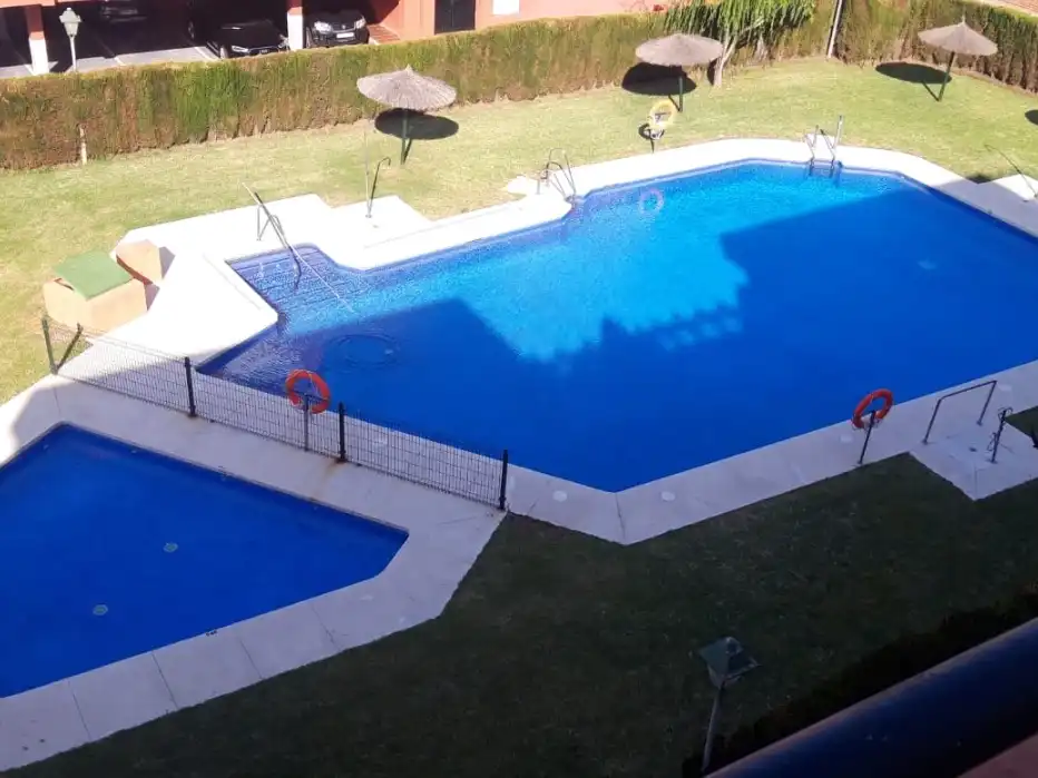 Schwimmbecken von Wohnungen zur Miete in Algeciras mit Terrasse, Schwimmbad und Möbliert