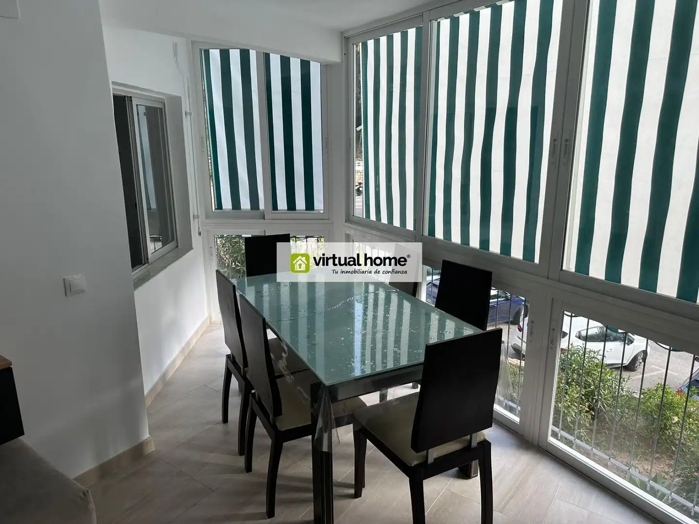 Menjador de Apartament en venda en Benidorm amb Aire condicionat i Piscina comunitària