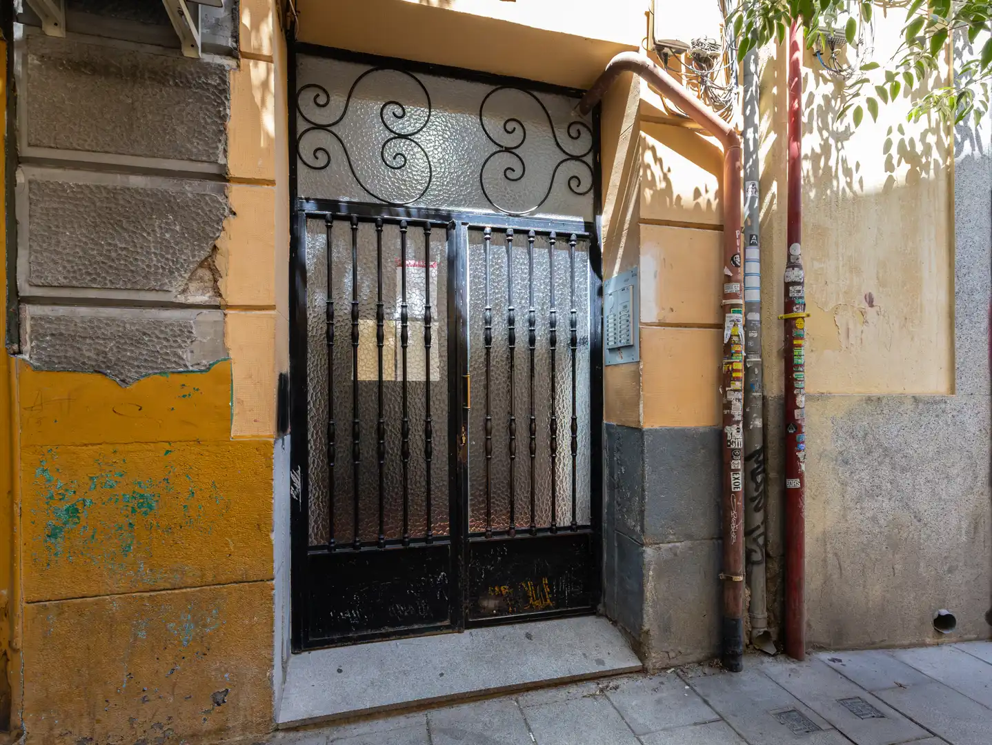 Vista exterior de Piso de alquiler en Madrid con Calefacción y Balcón