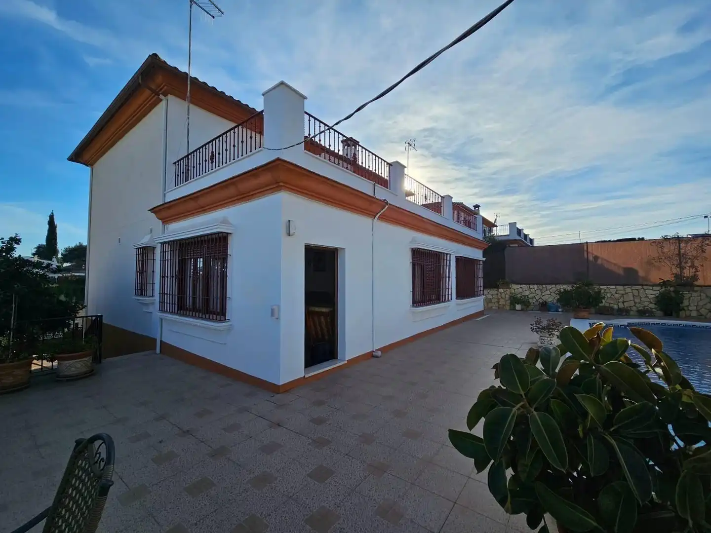 Vista exterior de Casa o xalet en venda en Córdoba amb Aire condicionat, Calefacció i Jardí privat