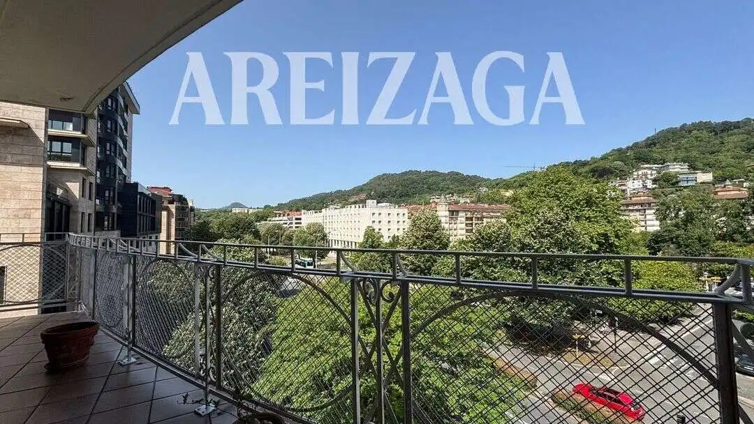 Exterior view of Flat for rent in Donostia - San Sebastián   with Heating, Terrace and Oven