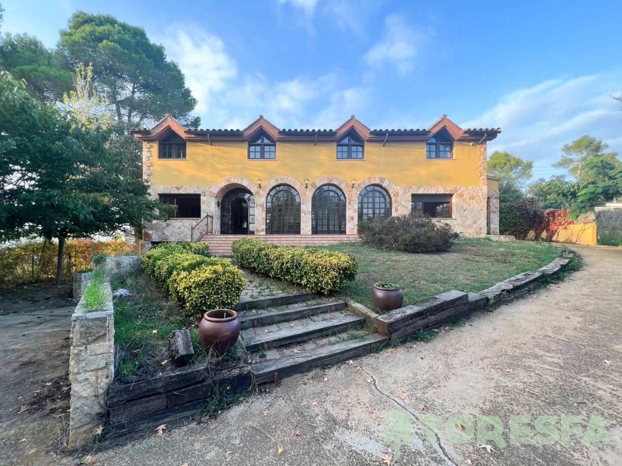 Vista exterior de Casa o chalet en venta en Montcada i Reixac con Jardín privado y Terraza