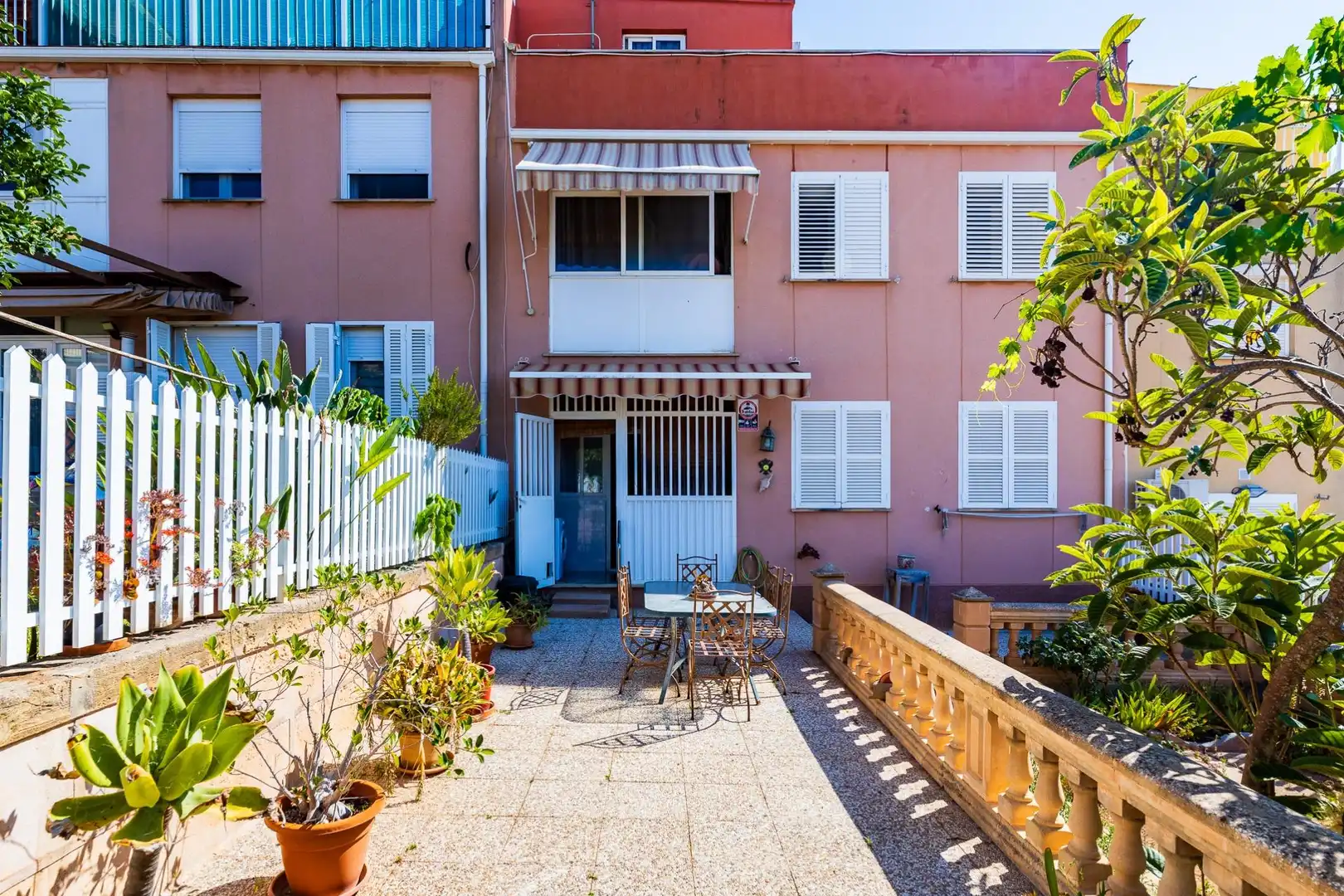 Vista exterior de Planta baja en venta en  Palma de Mallorca con Jardín privado, Terraza y Piscina comunitaria