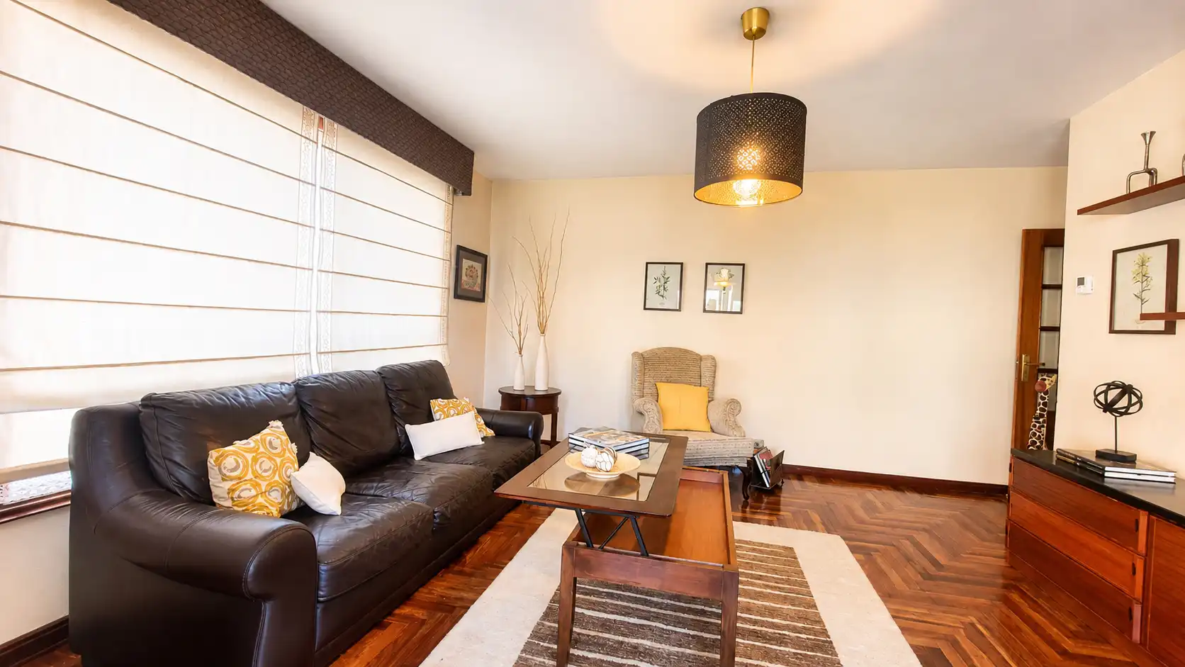 Sala de estar de Piso en venta en Vigo  con Calefacción, Parquet y Trastero